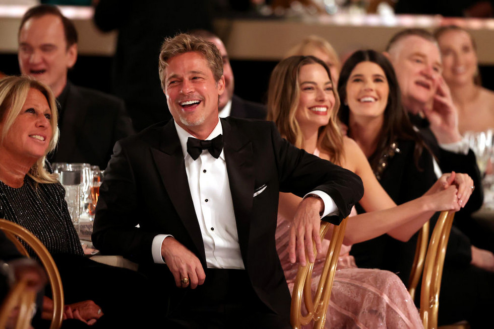 Brad Pitt: Το νέο look του ηθοποιού που έκλεψε τις εντυπώσεις- ποια ηθοποιός διέκοψε ομιλία της για να τον χαιρετήσει