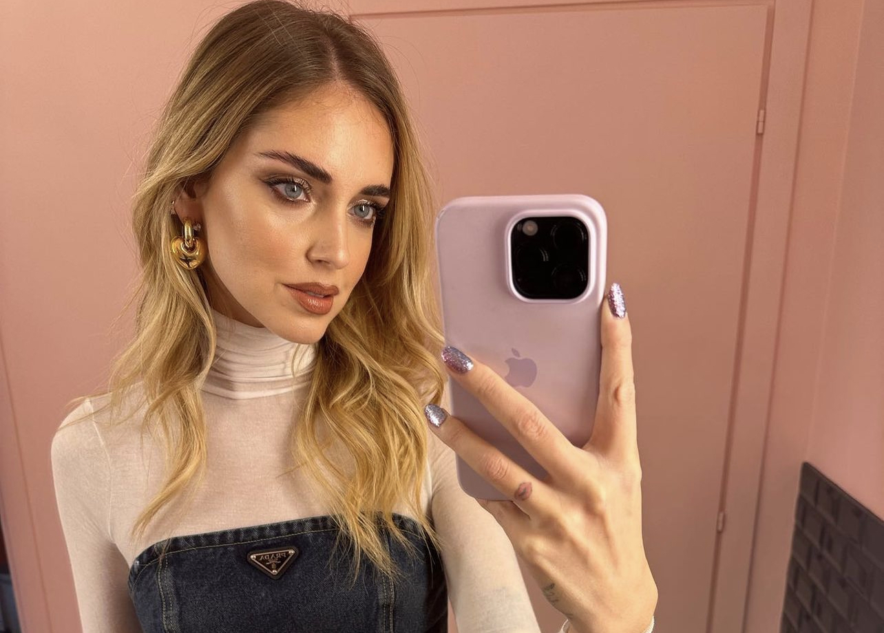 Chiara Ferragni: Πως θα κάνεις μόνη σου το sparkle manicure της