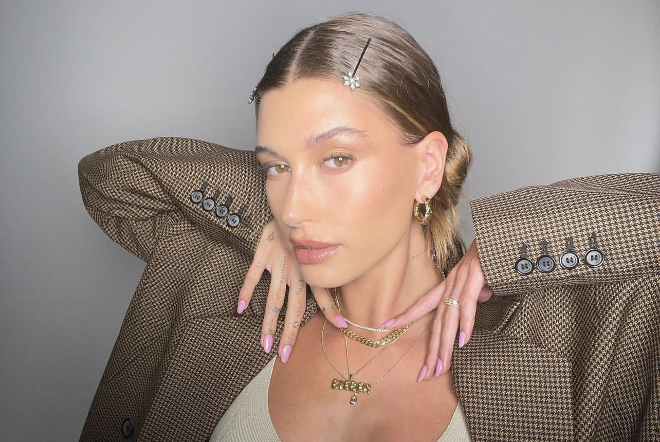 Θέλεις silky bun όπως της Hailey Bieber; Αυτό είναι το προϊόν που χρειάζεσαι! #TikTok video