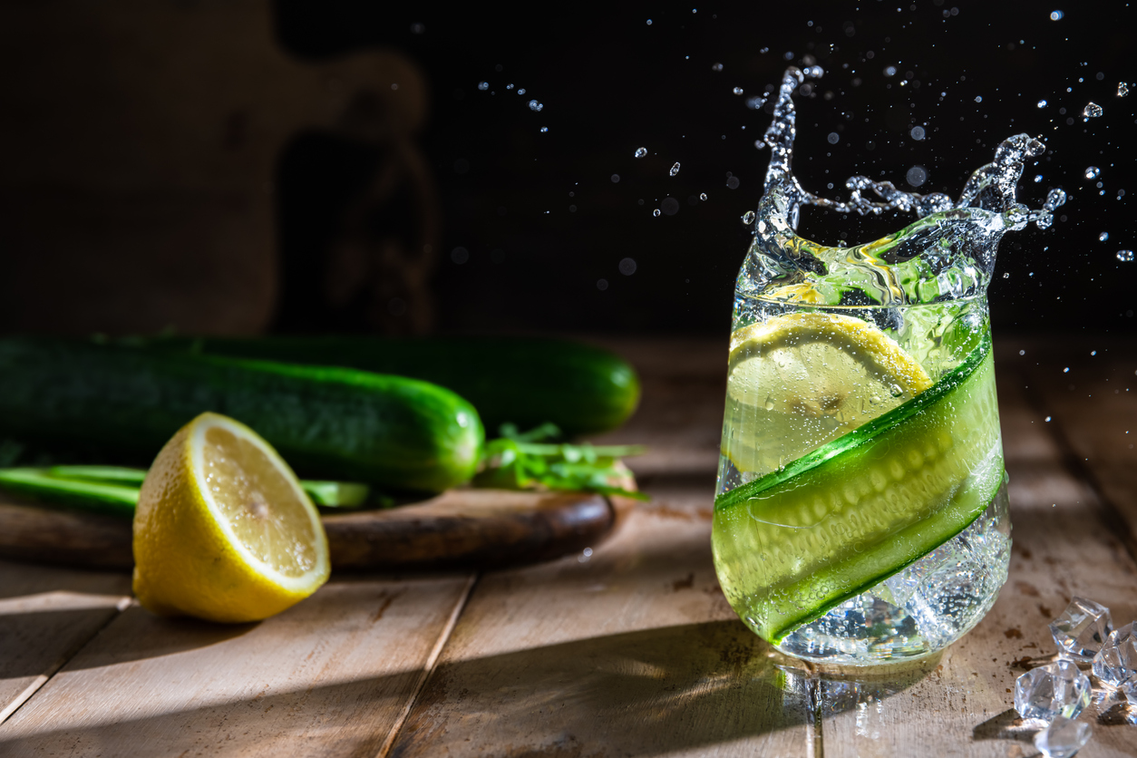 Cucumber water: Οι θαυματουργές ιδιότητές του και οι λόγοι που πρέπει να το πίνετε κάθε πρωί!
