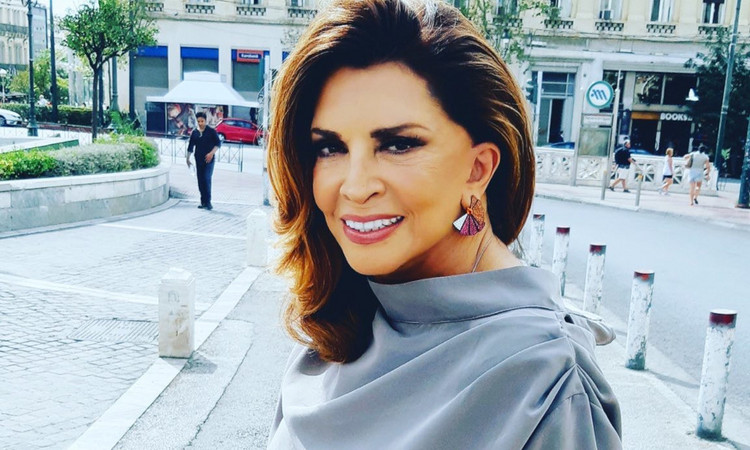 Μιμή Ντενίση: «Πέρασα μεγάλη κατάθλιψη» – Το νυφικό που έμεινε στη ντουλάπα και ο δυνατός έρωτας