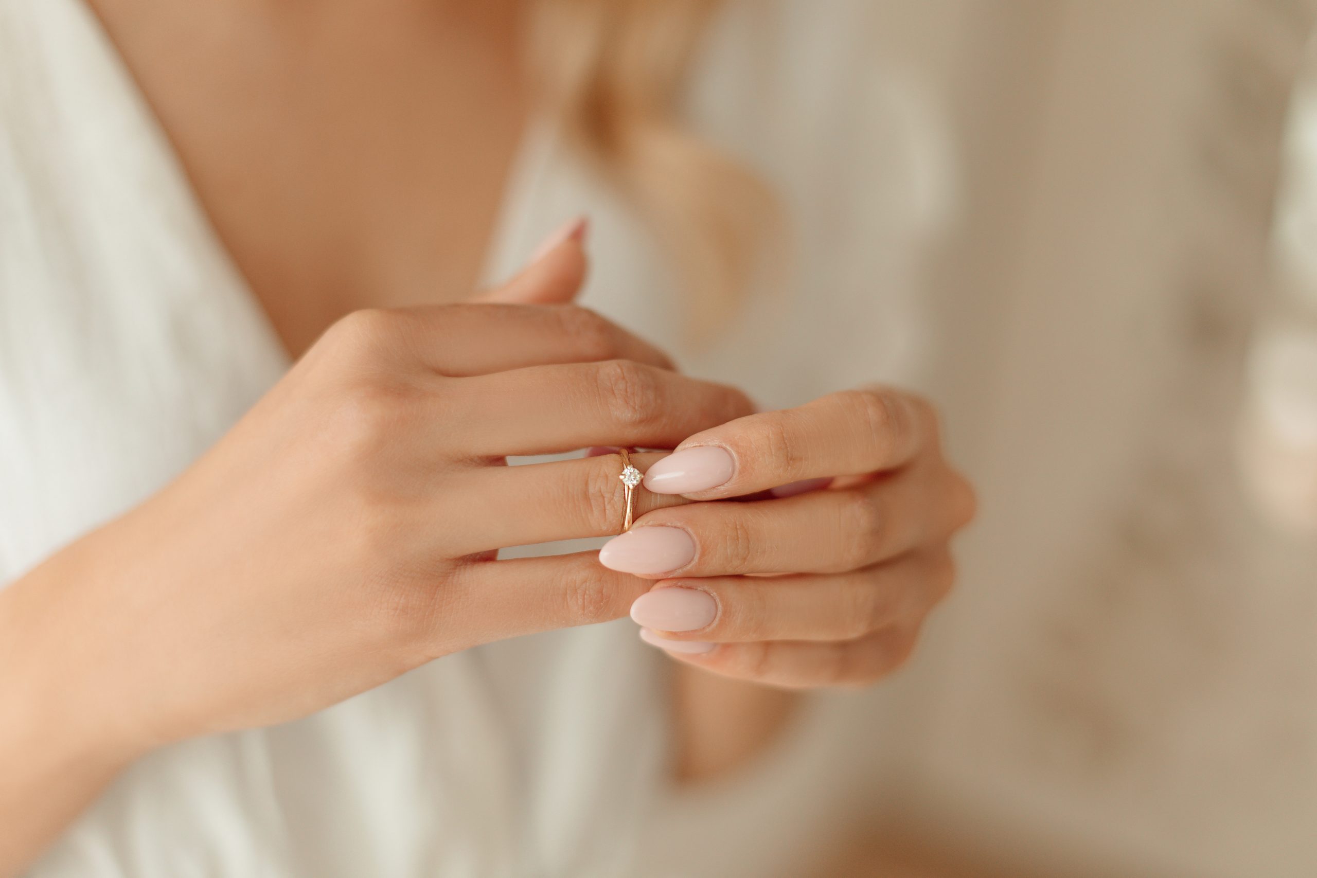 Bridal nails: Ιδέες για το πιο εντυπωσιακό νυφικό μανικιούρ