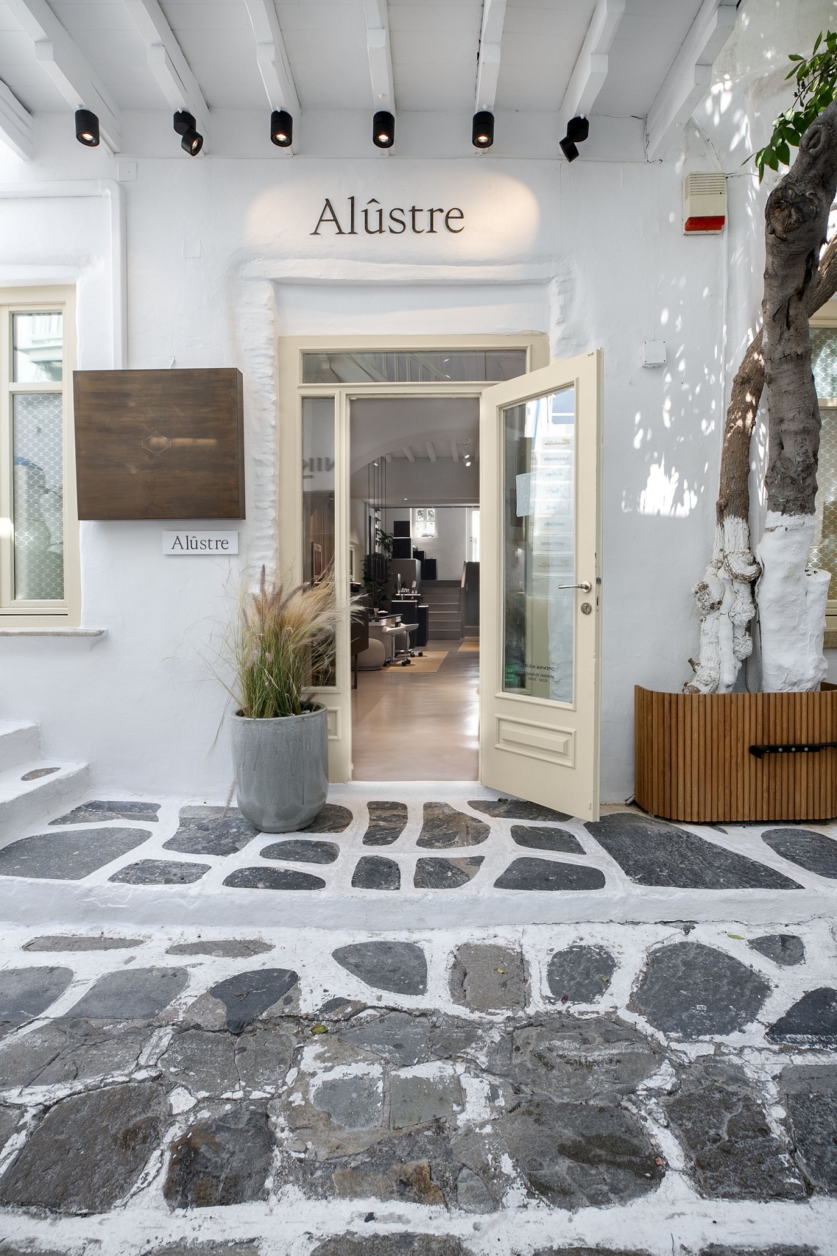 ALÛSTRE: Tο νέο luxury beauty brand έφτασε στο νησί της Μυκόνου!