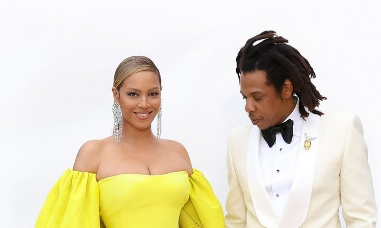 Beyonce: Οικογενειακώς σε εστιατόριο στη Βαρκελώνη- Viral το βίντεο με τις ακραίες αντιδράσεις