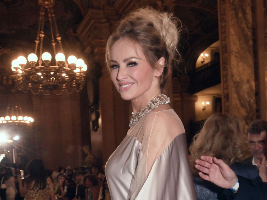 Adriana Sklenarikova: Εντυπωσιακή εμφάνιση στο Παρίσι