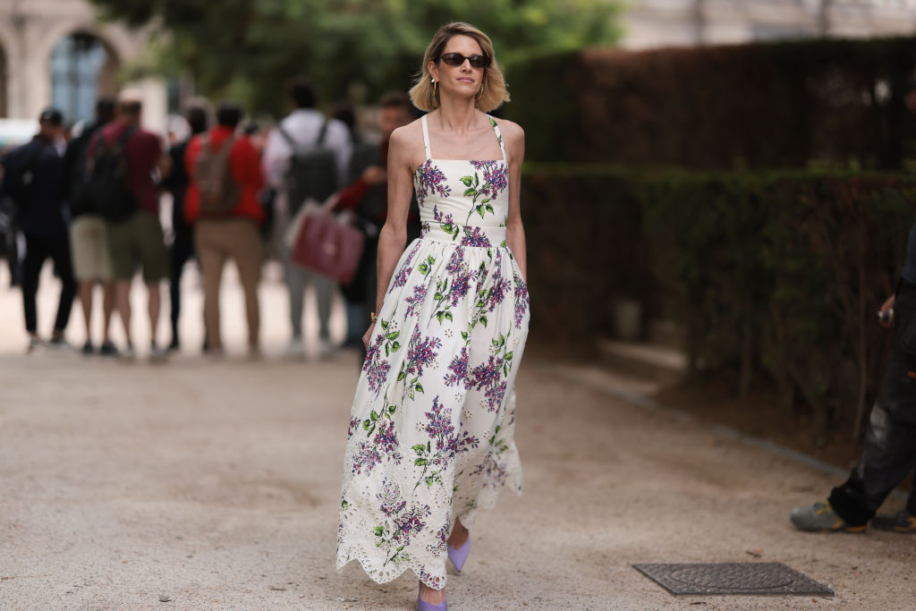 4+1 effortless chic summer outfits που θα φοράς ξανά και ξανά!