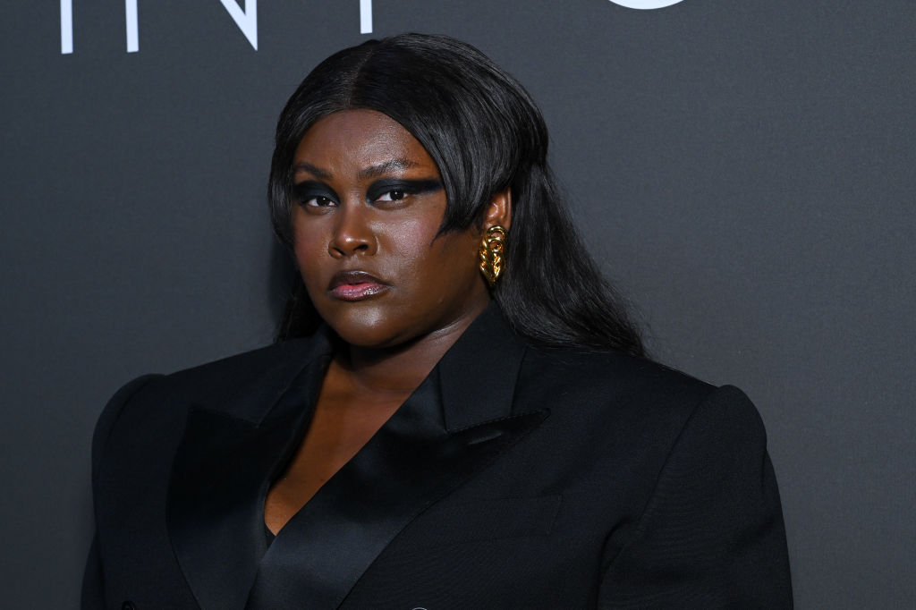 Lizzo: Ανάγκαζε χορεύτριές της να τρώνε μπανάνες από κόλπους ιερόδουλων – Οι κατηγορίες που την βαραίνουν