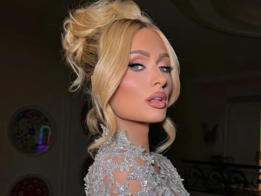 Paris Hilton: Κι όμως πήγε στο πάρτι γενεθλίων του Jeff Bezos με το νυφικό της!