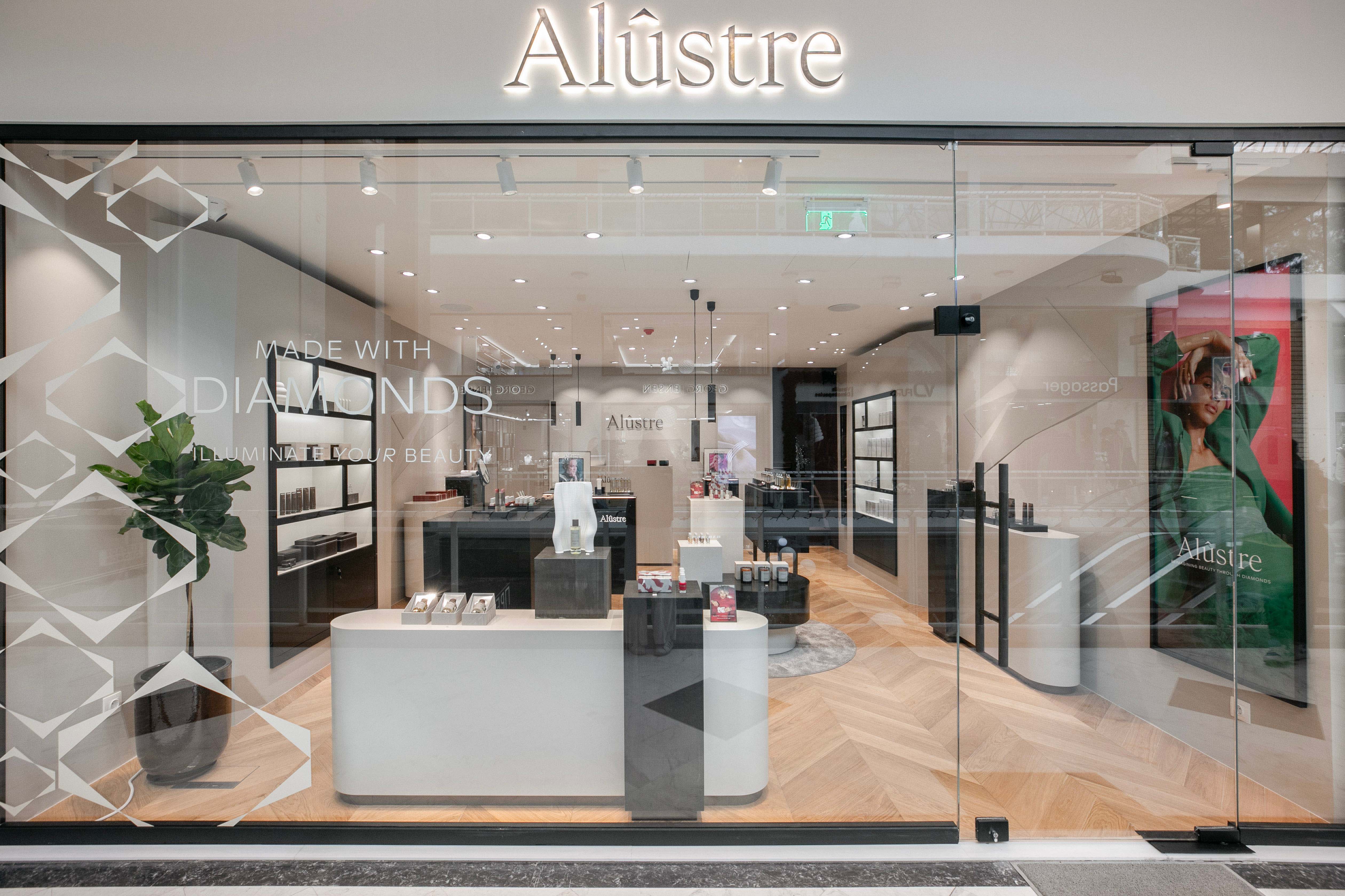 Alûstre: το luxury beauty brand έφτασε στη Γλυφάδα!