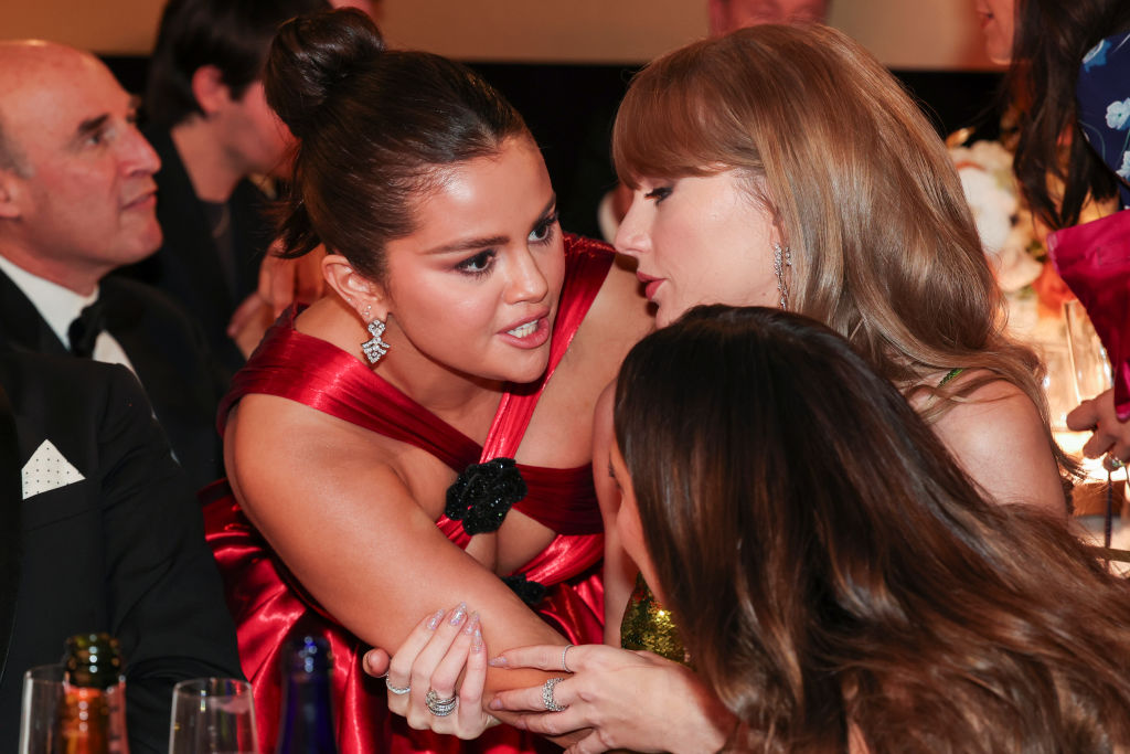 Taylor Swift: Το πηγαδάκι με την Selena Gomez και η επική αντίδραση της σε σχόλιο που αφορούσε τη σχέση της