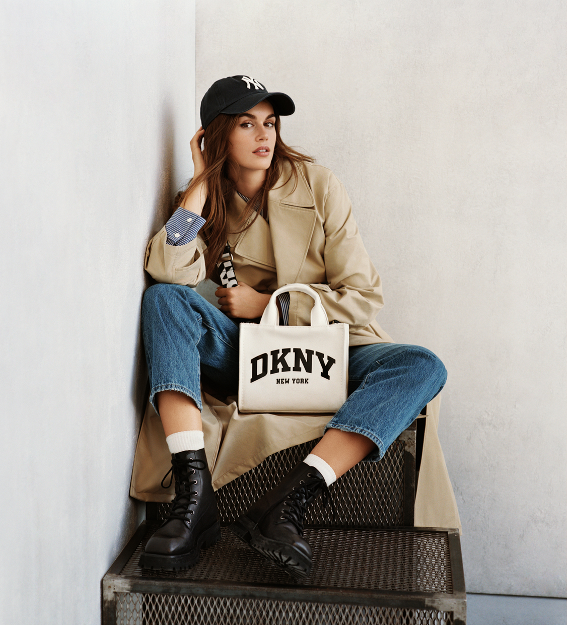 Η Kaia Gerber φέρνει μια νέα εποχή για την  DKNY