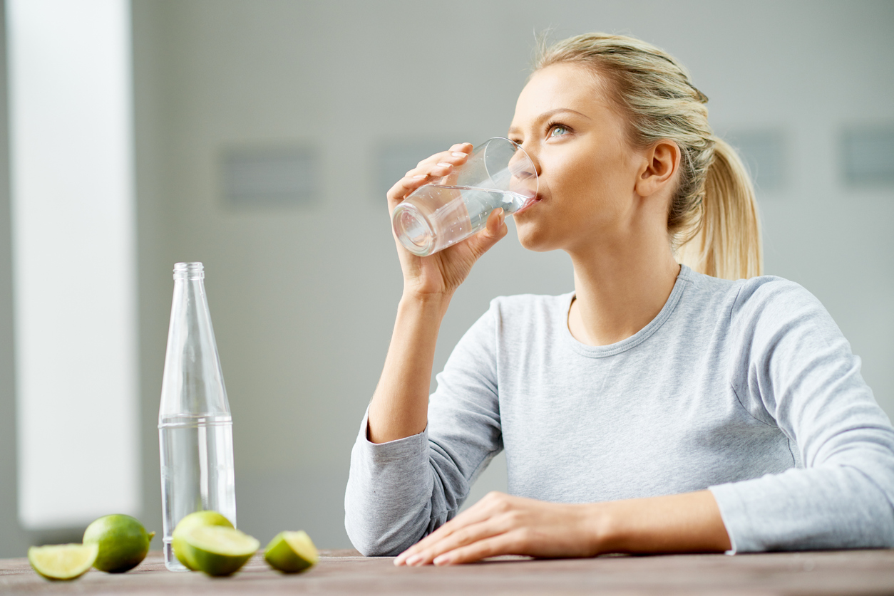 Νερό: Με ποιους τρόπους αντιδρά το σώμα σας όταν αφυδατώνεστε
