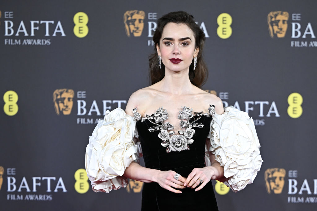 Bafta 2024: Πώς να φορέσετε το μεγάλο trend που είδαμε στο κόκκινο χαλί