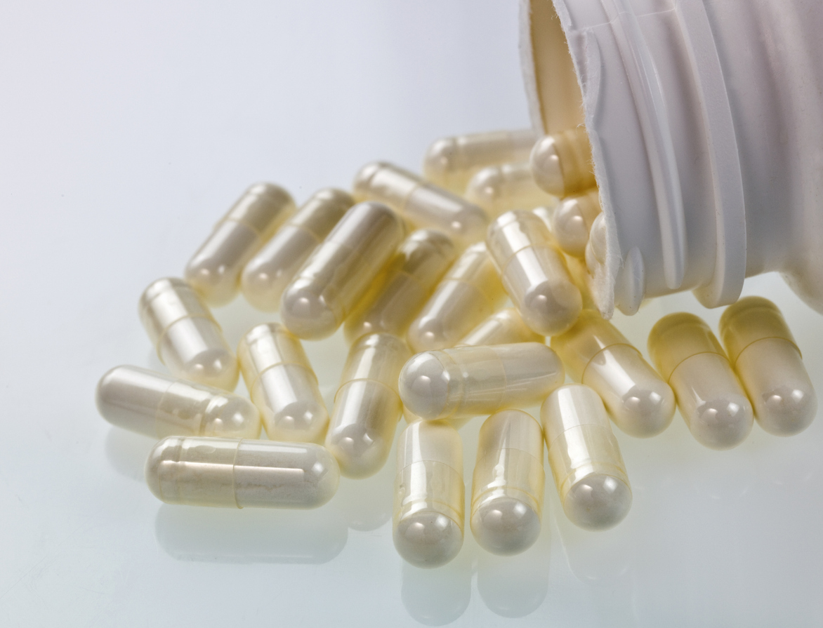 Οι άνδρες μπορεί να λαμβάνουν έως και 400 mg ημερησίως και οι γυναίκες μπορούν να λαμβάνουν έως και 300 mg ημερησίως. Μπορείτε να επιλέξετε να μοιράσετε τις δόσεις σας μεταξύ του πρωινού και του βραδινού ή να πάρετε τη δόση σας πριν τον ύπνο. Μπορείτε επίσης να προσθέσετε 1 φλιτζάνι νιφάδες μαγνησίου στο βραδινό σας μπάνιο, επιτρέποντας στο μαγνήσιο να απορροφηθεί από το δέρμα σας.