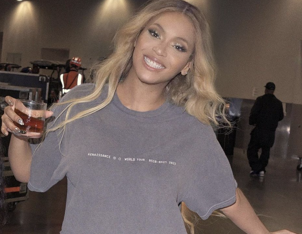 Beyoncé: Φωτογραφίζεται για το CR Fashion Book και μιλάει τολμηρά για την επιρροή της στην μουσική και την μόδα