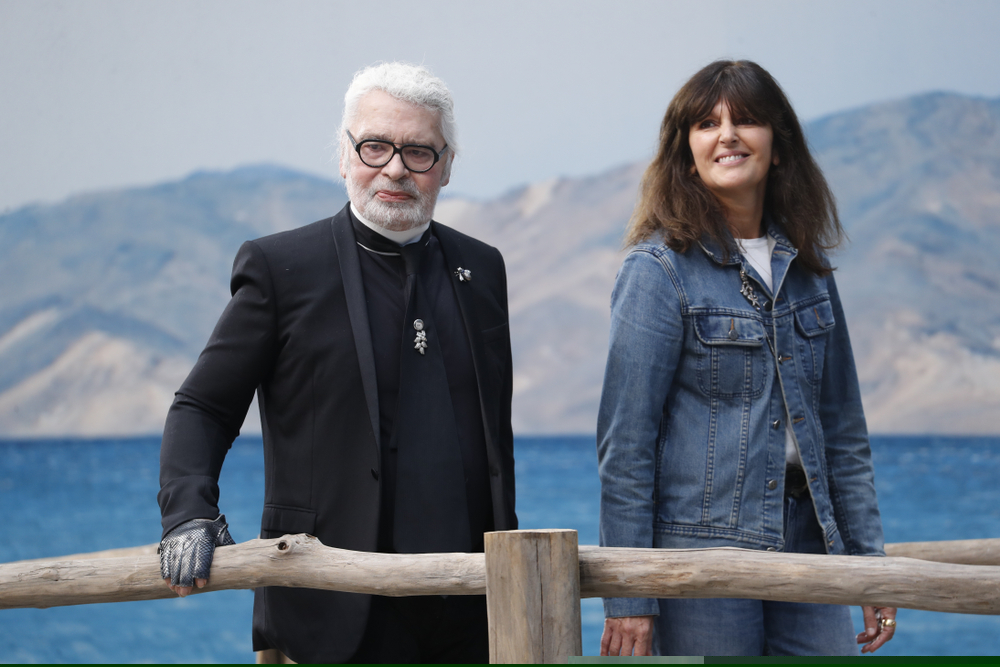 H Virginie Viard φεύγει από τον οίκο Chanel και αφήνει ανοιχτή την πιο ποθητή θέση στη μόδα