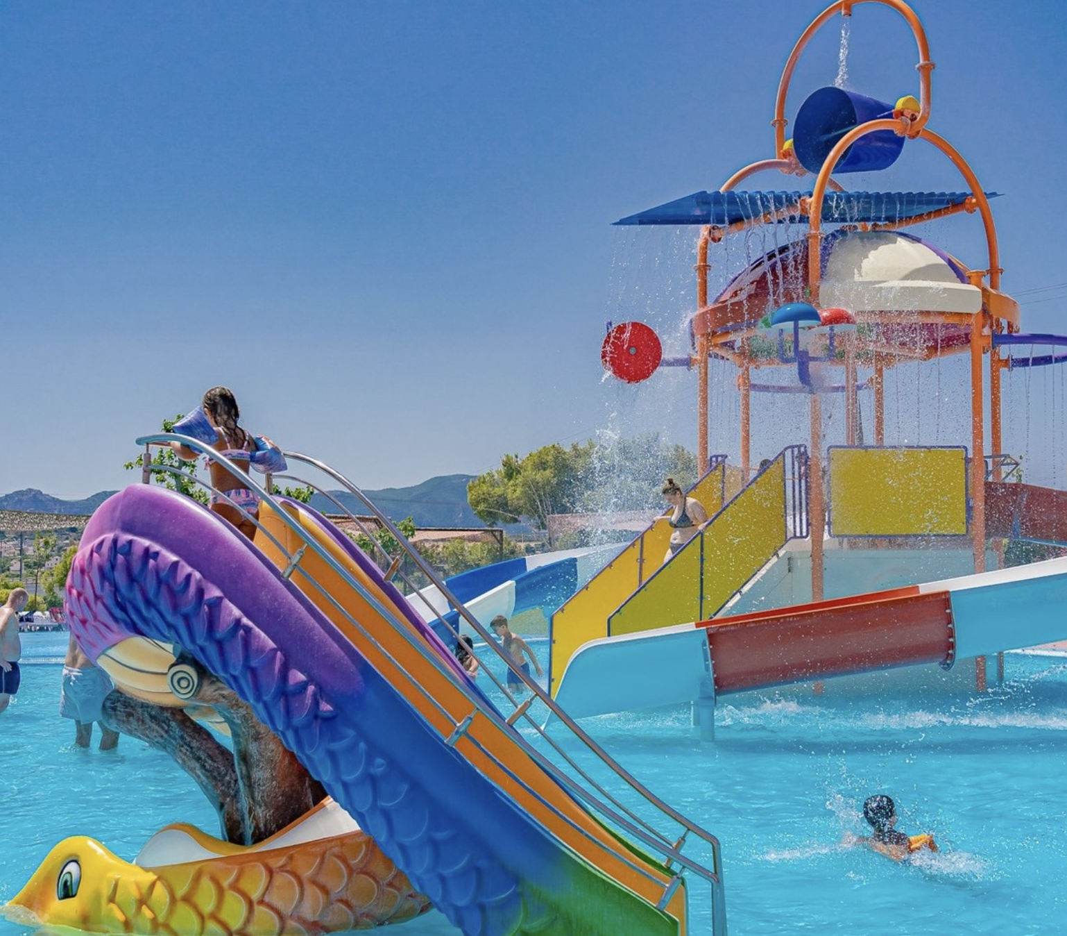 Μια όαση δροσιάς και διασκέδασης μόλις 45 λεπτά από την Αθήνα –  Ιδανικό μέρος για όλη την οικογένεια