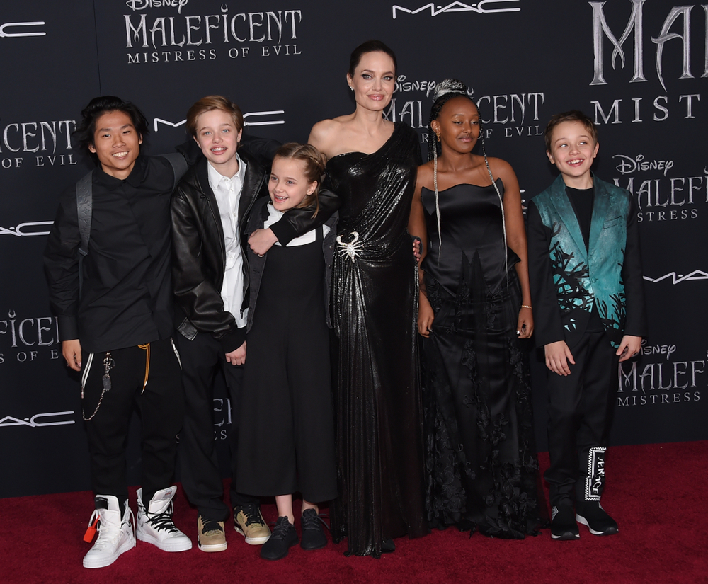 Η κόρη της Angelina Jolie και του Brad Pitt άφησε το επίθετο του πατέρα της